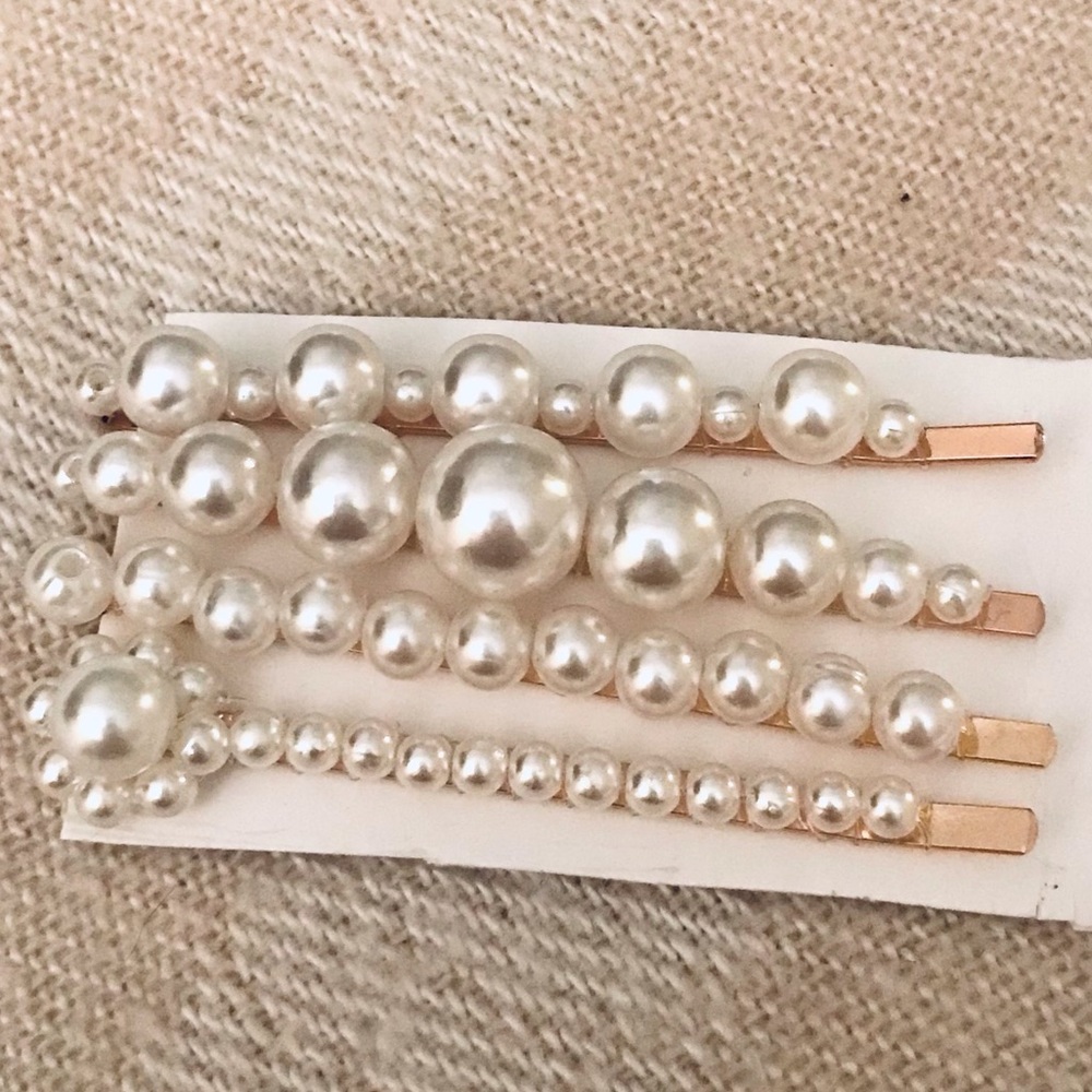 NWT Faux Pearl Bobby Pins Set of 4